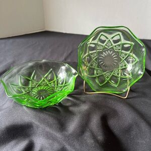 Uranium Candy/Fruit Bowls Set Of Two